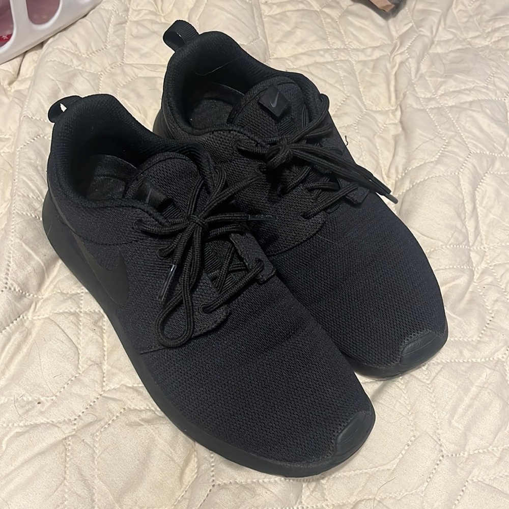 Nike roshe run sneakers